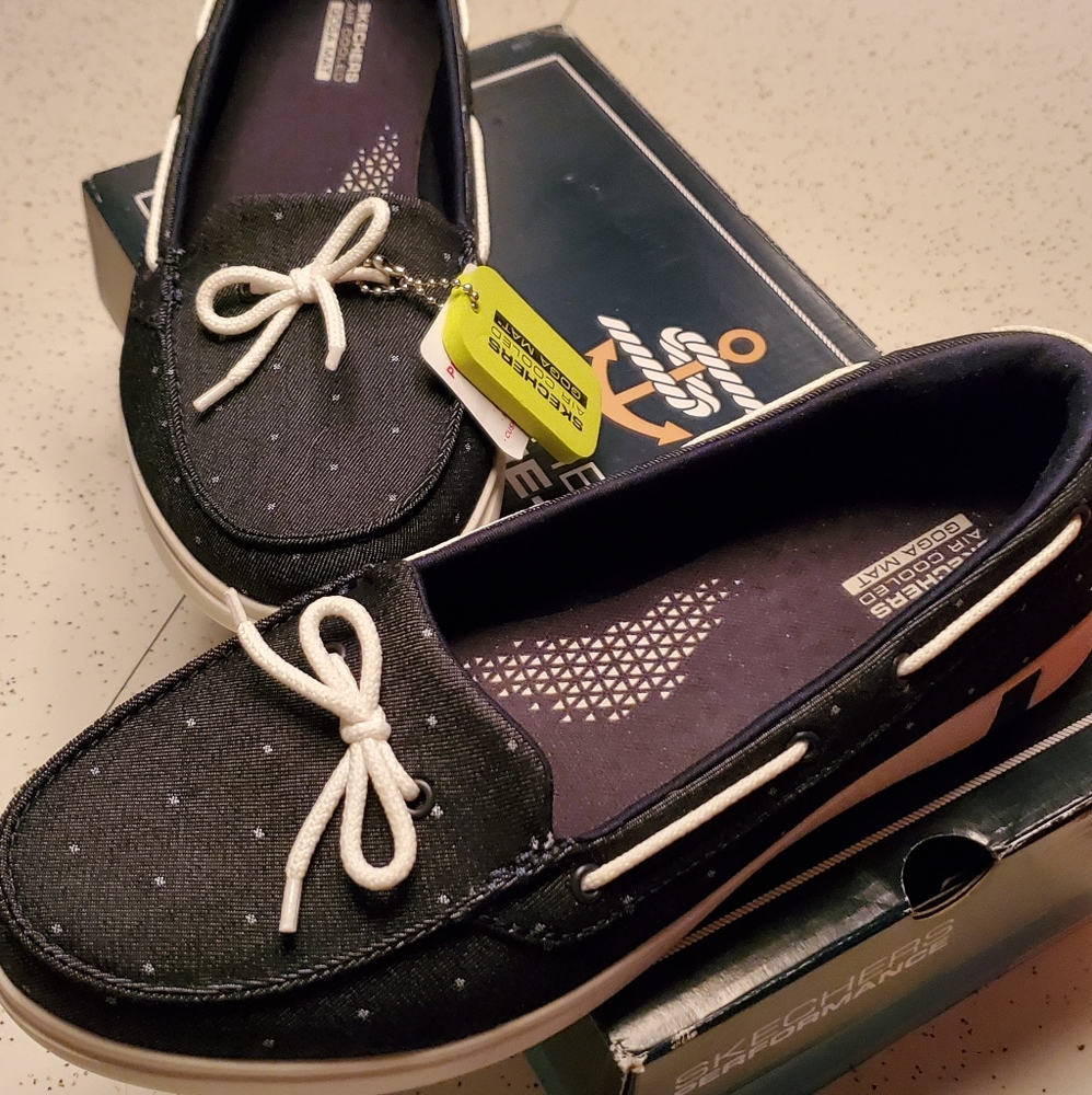 Skechers
